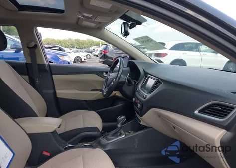 2021 Hyundai Accent Limited z USA, uszkodzony, nr VIN 3KPC34A65ME135499